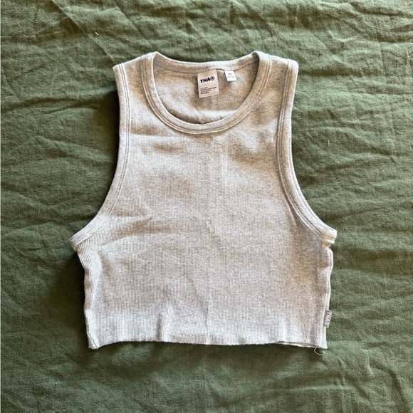 Aritzia TNA Gray Tank Top - Picture 2 of 5